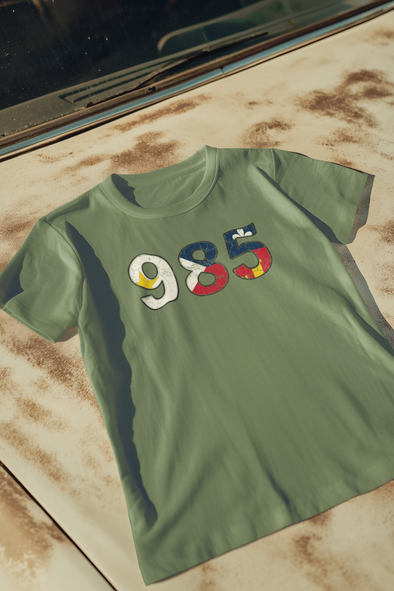 south-of-interstate-10-cajun-store-cajun-flag-985-area-code-t-shirt